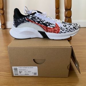 Brand New Women’s Nike Superrep GO 3 NN FK, size 9.5.